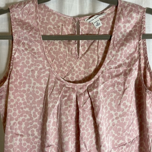 Banana republic silk sleeveless top size medium - Picture 3 of 8